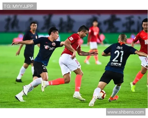 南京足球队以54分领跑精英赛积分榜展现强劲实力