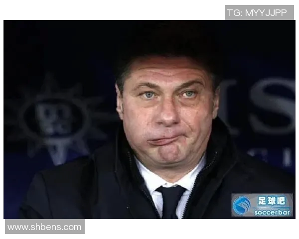 日本足球明星车内大脱身事件引发媒体热议与粉丝关注 日本足球明星车内大脱身事件引发媒体热议与粉丝关注