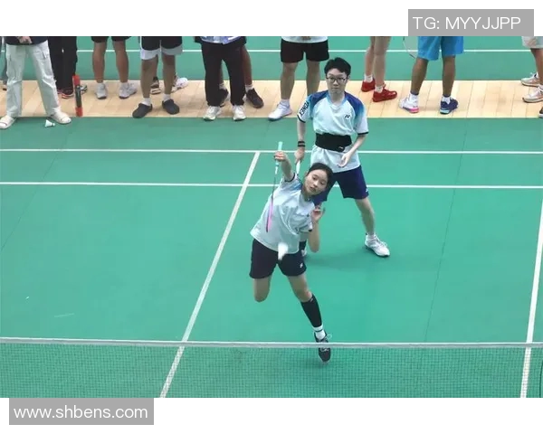 深圳羽毛球队的团队协作探秘:如何在竞技中实现默契与信任 深圳羽毛球队的团队协作探秘:如何在竞技中实现默契与信任