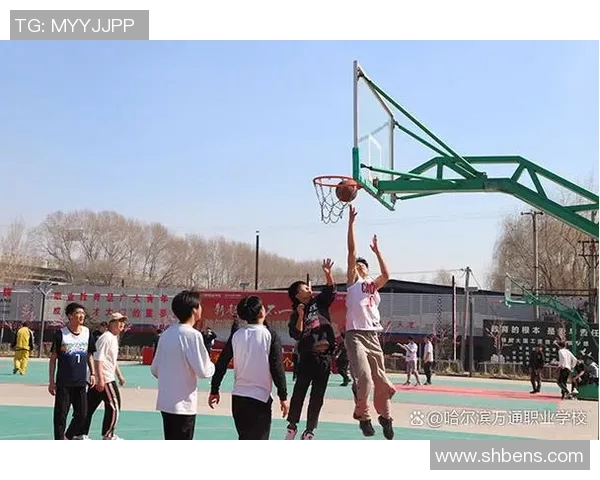 深度对话周敏探讨篮球人生与成长经历的精彩旅程 深度对话周敏探讨篮球人生与成长经历的精彩旅程